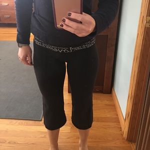 Lululemon groove crop athletic luon pants. Size 6